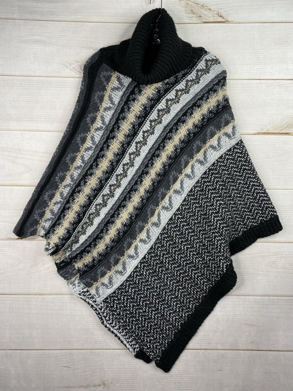 Cocogio Poncho Turtleneck Sweater One Size Cable Knit Wool Alpaca Made in Italy